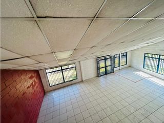 Foto 4 de La Armenia , Galpón en Renta, 350m2, 3 Ambientes
