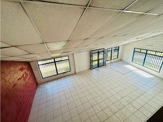 Foto 2 de La Armenia , Galpón en Renta, 350m2, 3 Ambientes
