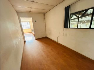 Foto 8 de La Armenia , Galpón en Renta, 350m2, 3 Ambientes