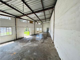 Foto 11 de La Armenia , Galpón en Renta, 350m2, 3 Ambientes