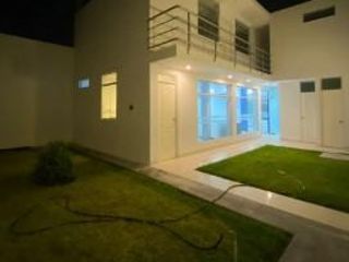 Foto 2 de SE VENDE IMPONENTE CASA EN NUEVO CHIMBOTE  300m2
