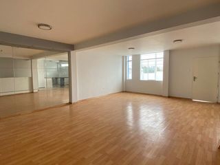 Foto 28 de SE VENDE IMPONENTE CASA EN NUEVO CHIMBOTE  300m2