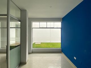 Foto 11 de SE VENDE IMPONENTE CASA EN NUEVO CHIMBOTE  300m2