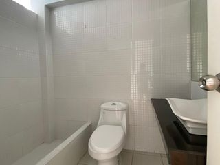 Foto 15 de SE VENDE IMPONENTE CASA EN NUEVO CHIMBOTE  300m2