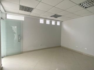 Foto 16 de SE VENDE IMPONENTE CASA EN NUEVO CHIMBOTE  300m2
