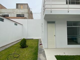 Foto 18 de SE VENDE IMPONENTE CASA EN NUEVO CHIMBOTE  300m2