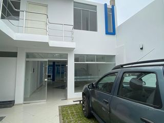 Foto 14 de SE VENDE IMPONENTE CASA EN NUEVO CHIMBOTE  300m2