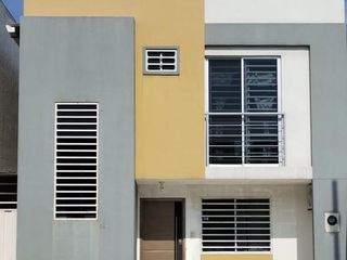 Foto 1 de Venta de casa en  Urb. Panorama Real (LC)
