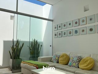 Foto 17 de ESPECTACULAR CASA DE PLAYA EN CERRO COLORADO KM 128 EN PRIMERA FILA EN VENTA
