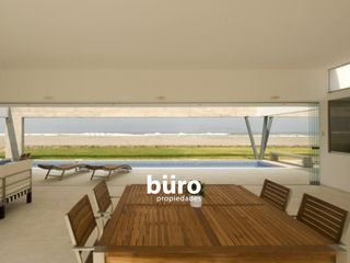 Foto 1 de ESPECTACULAR CASA DE PLAYA EN CERRO COLORADO KM 128 EN PRIMERA FILA EN VENTA
