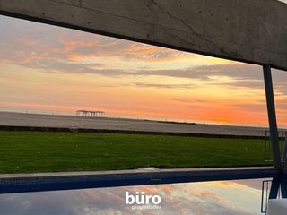 Foto 8 de ESPECTACULAR CASA DE PLAYA EN CERRO COLORADO KM 128 EN PRIMERA FILA EN VENTA