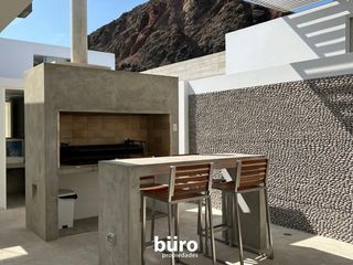 Foto 10 de ESPECTACULAR CASA DE PLAYA EN CERRO COLORADO KM 128 EN PRIMERA FILA EN VENTA