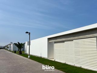 Foto 18 de ESPECTACULAR CASA DE PLAYA EN CERRO COLORADO KM 128 EN PRIMERA FILA EN VENTA