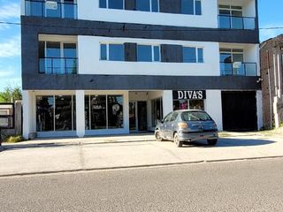 Foto 1 de Departamento en  pozo en Plottier