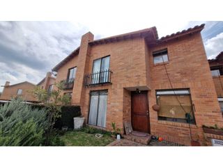 Foto 1 de Vendemos aplia casa en Cajicá