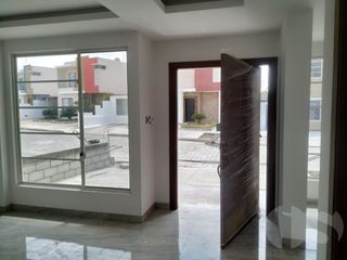Foto 2 de CASA EN VENTA EN SUR DE MANTA