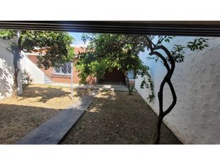 Foto 11 de CASA 3 AMBIENTES CON DTO Y COCHERA CUBIERTA (+ 2 AUTOS). ALBARIÑO 3500
