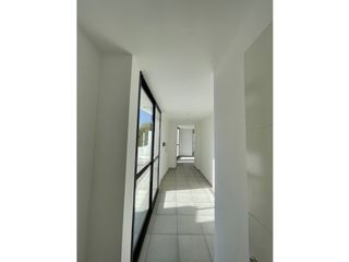 Foto 2 de Edificio frente al NUEVO CENTRO SHOPPING,categoría Cel 351-530----