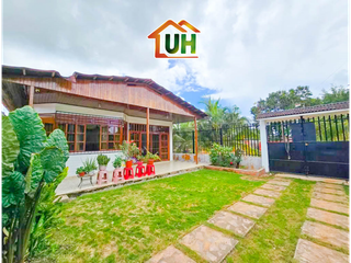 Foto 5 de 00394  VENTA CASA YARINACOCHA  MATERIAL SEMINOBLE  400 m2
