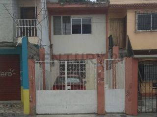 Foto 9 de Venta Casa de Dos Pisos con Garaje en Mapasingue Oeste Hen. Ch.