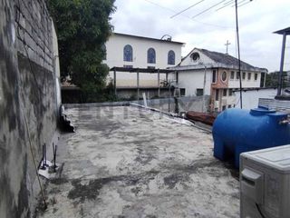 Foto 11 de Venta Casa de Dos Pisos con Garaje en Mapasingue Oeste Hen. Ch.