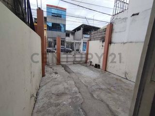 Foto 8 de Venta Casa de Dos Pisos con Garaje en Mapasingue Oeste Hen. Ch.