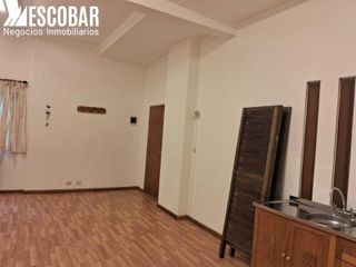 Foto 3 de Venta de departamento de 34mt2 con pequeño patio interno, en planta baja.