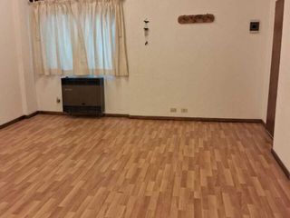 Foto 8 de Venta de departamento de 34mt2 con pequeño patio interno, en planta baja.