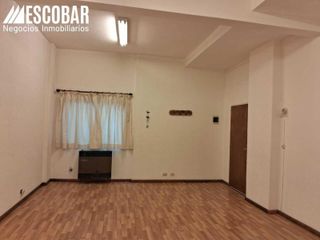 Foto 1 de Venta de departamento de 34mt2 con pequeño patio interno, en planta baja.