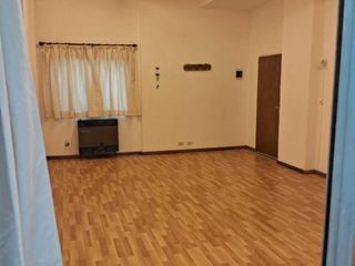 Foto 5 de Venta de departamento de 34mt2 con pequeño patio interno, en planta baja.