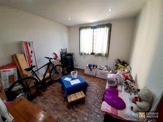 Foto 19 de Casa en venta - 3 dormitorios 2 baños - 280mts2 - Manuel B. Gonnet [FINANCIADA]