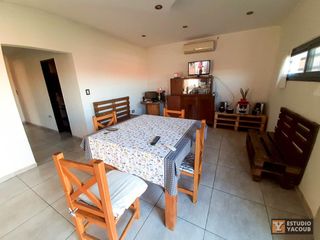 Foto 12 de Casa en venta - 3 dormitorios 2 baños - 280mts2 - Manuel B. Gonnet [FINANCIADA]