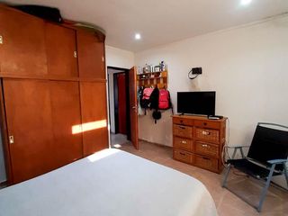 Foto 33 de Casa en venta - 3 dormitorios 2 baños - 280mts2 - Manuel B. Gonnet [FINANCIADA]