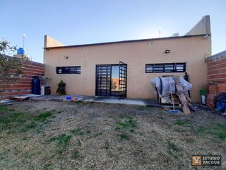 Foto 42 de Casa en venta - 3 dormitorios 2 baños - 280mts2 - Manuel B. Gonnet [FINANCIADA]