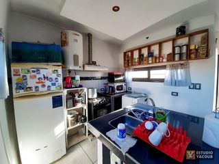 Foto 10 de Casa en venta - 3 dormitorios 2 baños - 280mts2 - Manuel B. Gonnet [FINANCIADA]