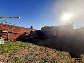 Foto 41 de Casa en venta - 3 dormitorios 2 baños - 280mts2 - Manuel B. Gonnet [FINANCIADA]