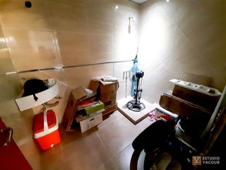 Foto 30 de Casa en venta - 3 dormitorios 2 baños - 280mts2 - Manuel B. Gonnet [FINANCIADA]
