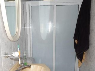 Foto 12 de Casa en venta - 4 dormitorios 3 baños - quincho con parrilla -160mts2- Quilmes