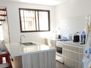 Foto 4 de Casa en venta - 4 dormitorios 3 baños - quincho con parrilla -160mts2- Quilmes