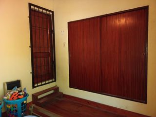 Foto 9 de Casa en venta - 4 dormitorios 3 baños - quincho con parrilla -160mts2- Quilmes