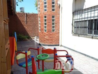 Foto 7 de Casa en venta - 4 dormitorios 3 baños - quincho con parrilla -160mts2- Quilmes