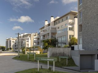 Foto 3 de Alquiler de departamento en Al Golf 19 - 2 ambientes en 3er piso - super completo