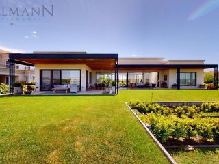 Foto 1 de Casa en Pilará sobre el golf| Mallmann propiedades
