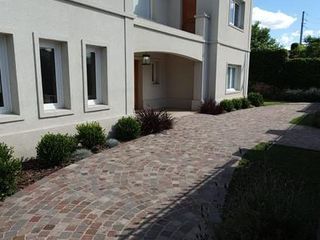 Foto 13 de Casa en venta - 4 dormitorios 6 baños - patio y pileta - 780mts2 - Tolosa