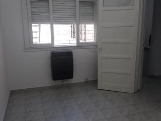 Foto 14 de Casa en venta - 4 dormitorios 2 baños - patio y parrilla - 180mts2 - Quilmes Oeste