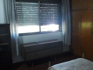 Foto 7 de Casa en venta - 4 dormitorios 2 baños - patio y parrilla - 180mts2 - Quilmes Oeste