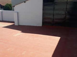 Foto 5 de Casa en venta - 4 dormitorios 2 baños - patio y parrilla - 180mts2 - Quilmes Oeste