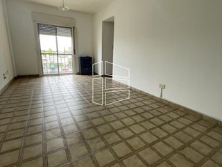 Foto 3 de Venta - Departamento en Torre en el Centro de General Roca  - D051
