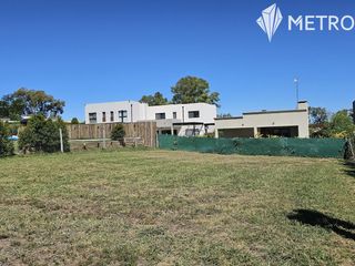 Foto 9 de Terreno en Venta en  Pilar del Este