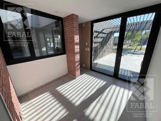 Foto 22 de Casa venta barrio privado Sauces del Limay, 3 dormitorios (suite), 4 baños y jardín con pileta